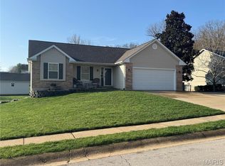 8 Hickory Knoll Ct, Union, MO 63084