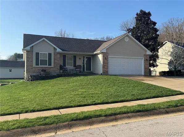 8 Hickory Knoll Ct, Union, MO 63084