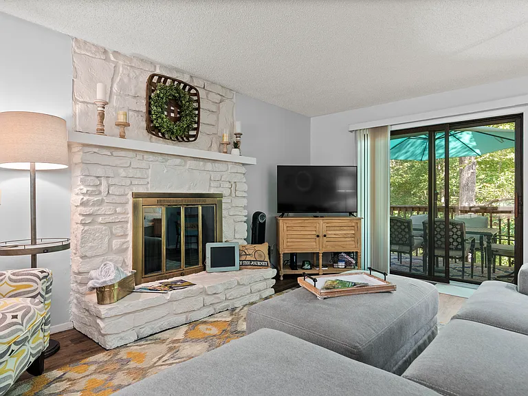 10 Victoria Ln — Photo 5