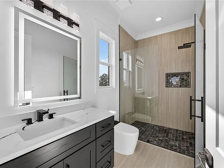 405 Thunder Rd — Photo 38