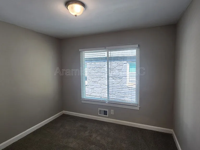 2043 Chicago Ave NW — Photo 7