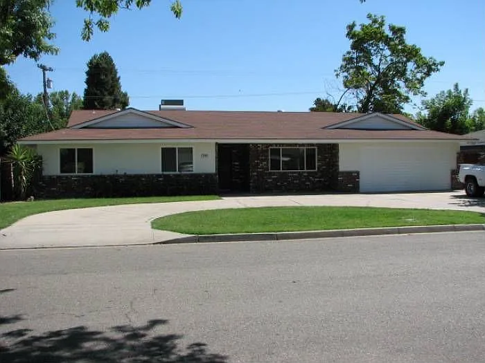 5690 E Austin Way photo 1