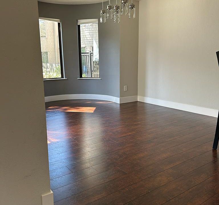 1st image of 928 Wright Ave #3X1