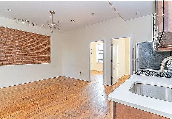 2nd image of 584 Franklin Ave #8