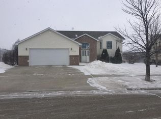 1712 Northridge Dr, Watertown, SD 57201