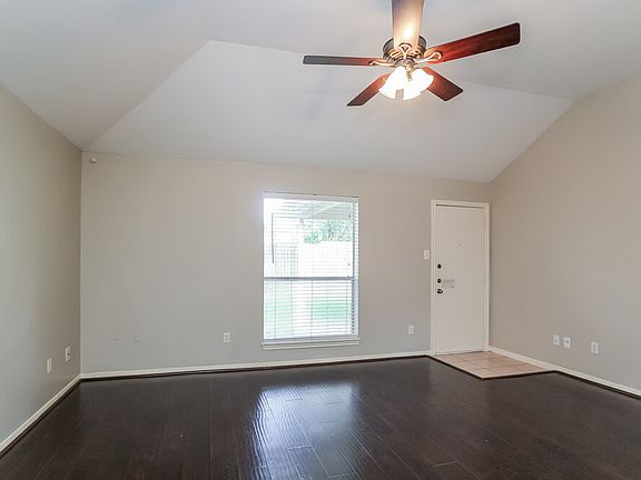 3rd image of 18303 Beaverdell Dr