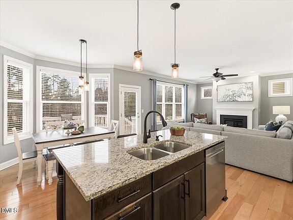 2nd image of 30 Grandwood Cir