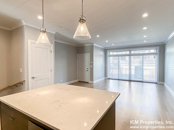 4th image of 3347 N Kenmore Ave #L1
