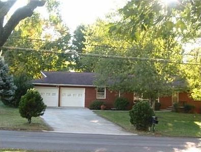 3rd image of 4421 Landon Dr