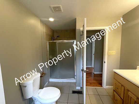 5th image of 702 Hite St