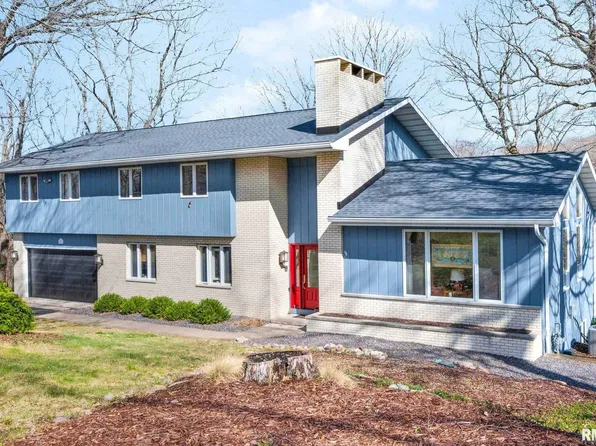 1230 N Olde Farm Rd, East Peoria, IL 61611