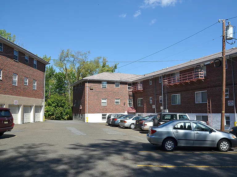 Oak Terrace — Photo 9