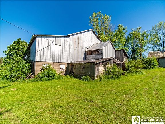 3rd image of 3946 Camp Rd