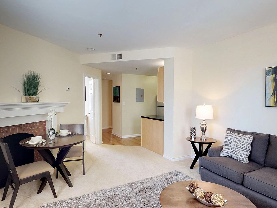 The Howard - Living Room