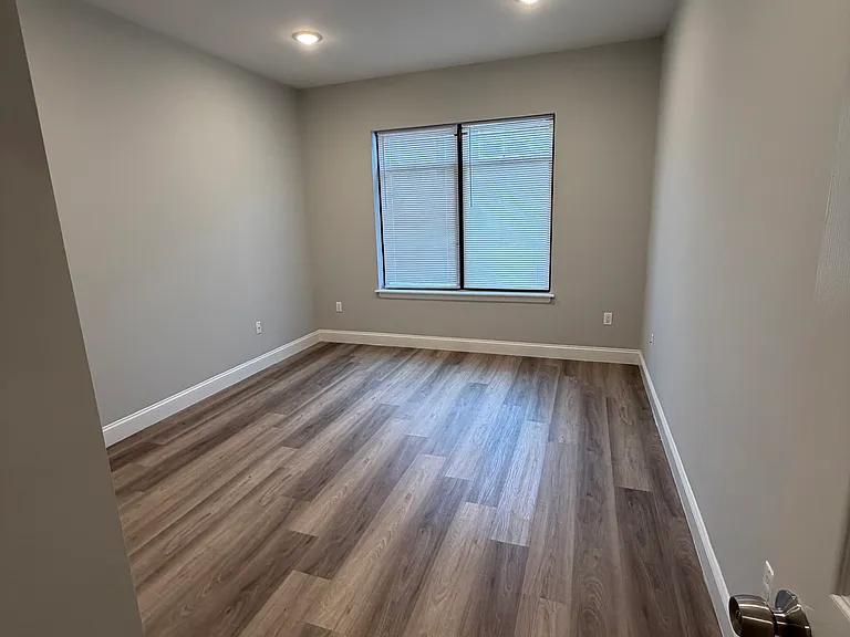 188 Lafayette St #100 — Photo 5