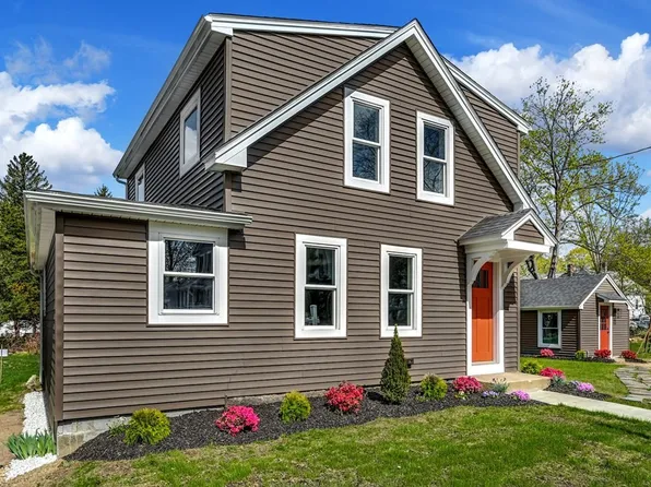 127 Union St, Holliston, MA 01746