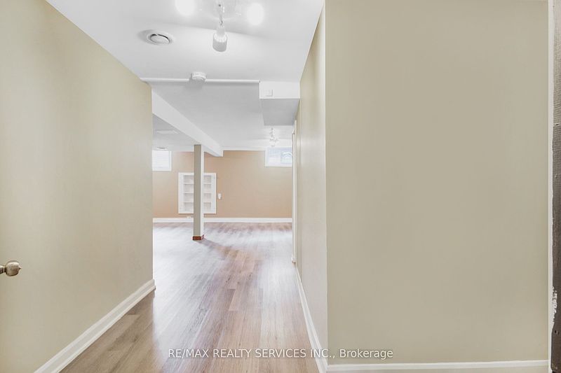 London House for rent - 2 Bedrooms — photo 9