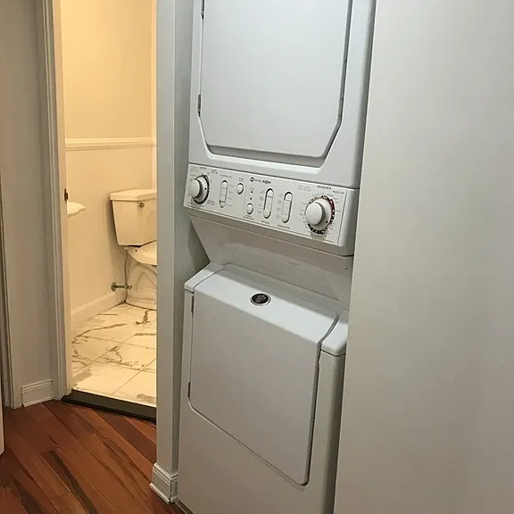 677 Quincy Shore Dr — Photo 11
