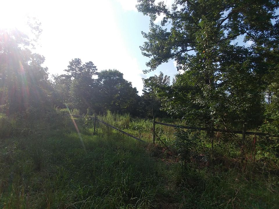 2nd image of 50 Green Leaf Ln