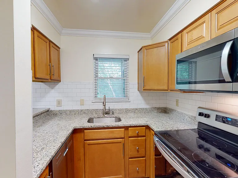 Regency at Longhill — Photo 25