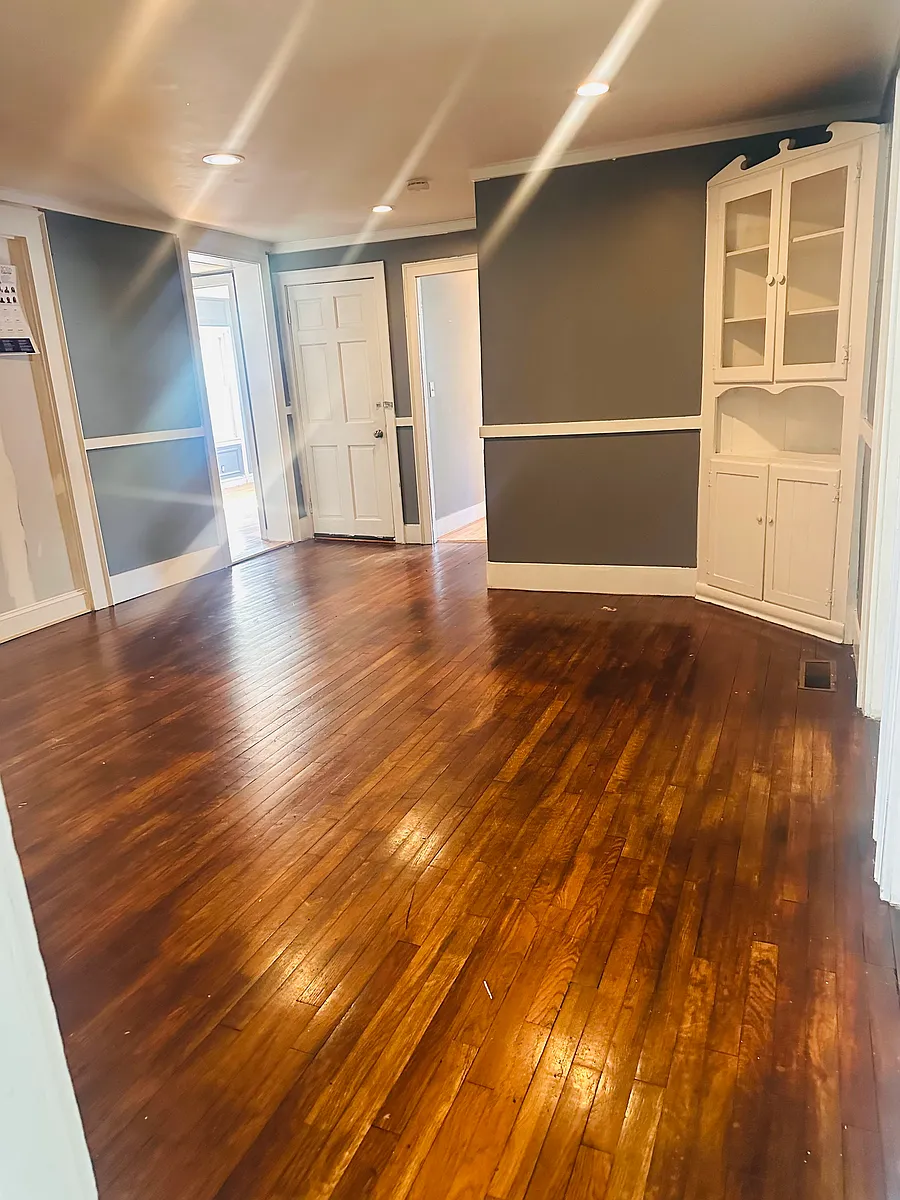 Building Photo - 733 Pleasant St #1