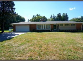 3674 Parkdale Dr, Youngstown, NY 14174