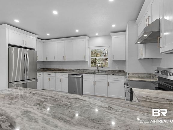 4th image of 5265 Travis Rd