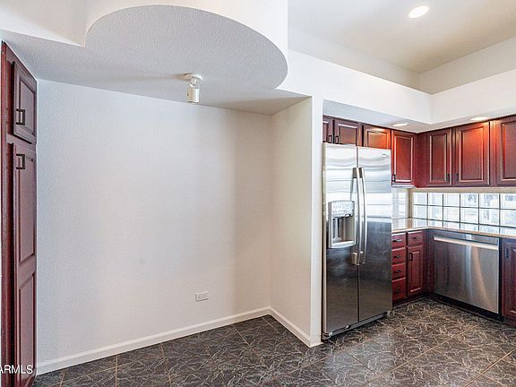 5th image of 902 W Glendale Avenue #216