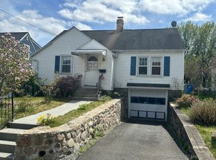 16 Hinsdale Ave, Waterbury, CT 06705