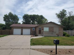2314 Henderson Dr, Garden City, KS 67846