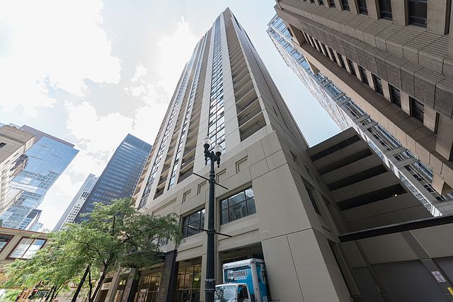 1st image of 200 N Dearborn St Unit 4003
