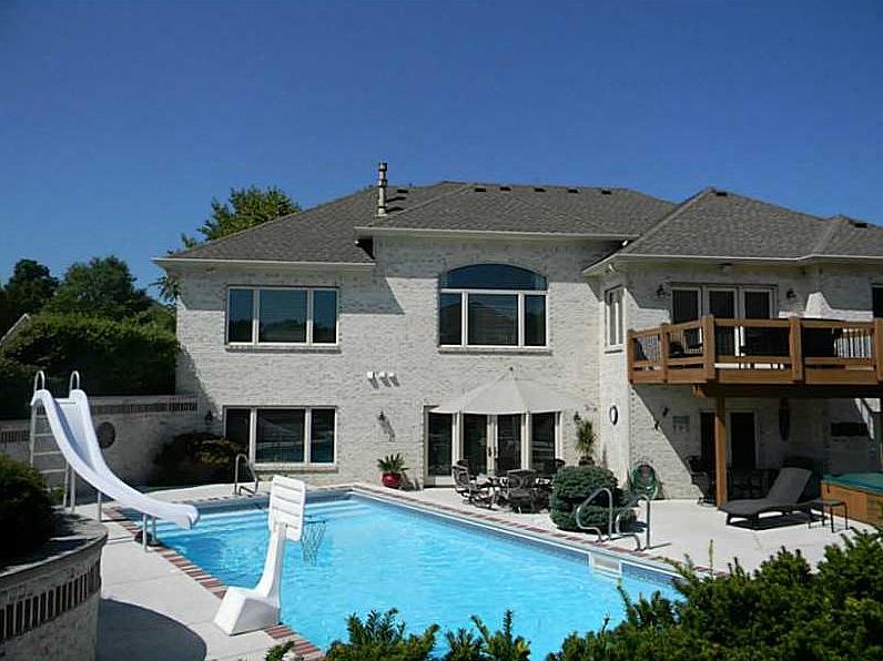 2nd image of 211 Walnut Woods Dr