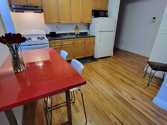 3rd image of 170 Lenox Ave #5B