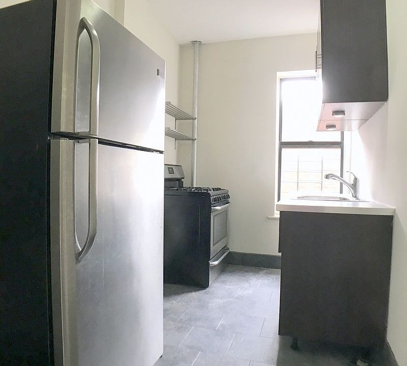 1st image of 665 Lenox Ave #2