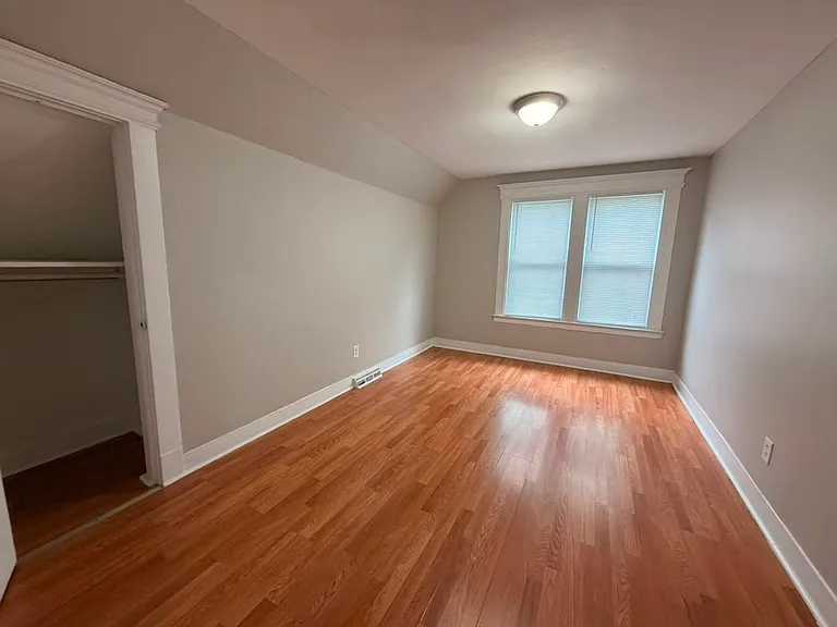 21 Sheffield Ave #3B — Photo 3