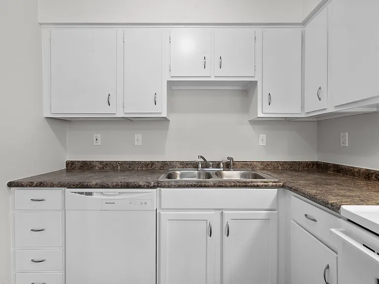 4600 Central Ave — Photo 7
