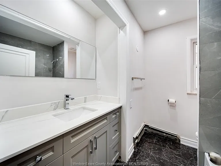 1715 Alexis Rd #LOWER — Photo 33