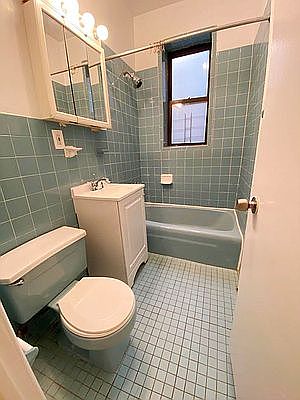 5th image of 3069 34th St APT 1E