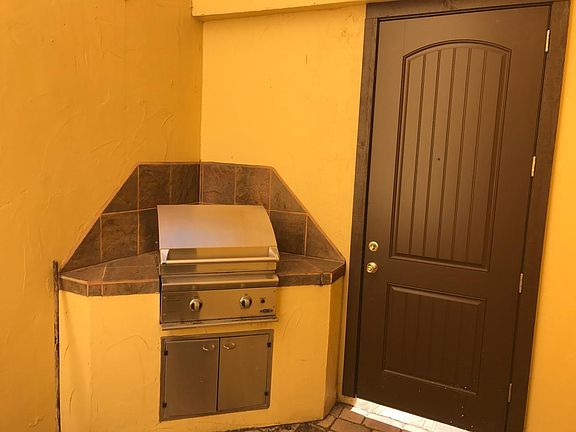3rd image of 411 W De Leon St