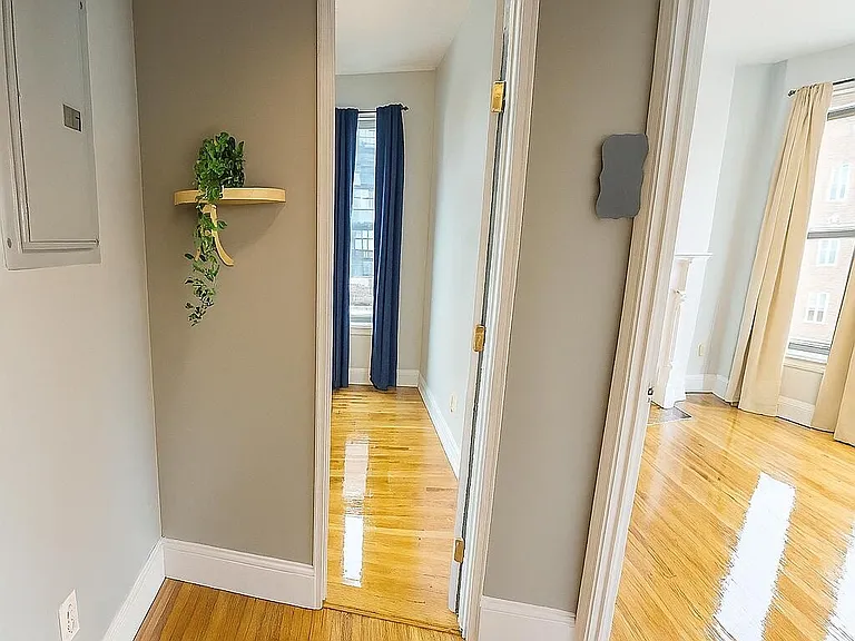 17 Highgate St #11 — Photo 17