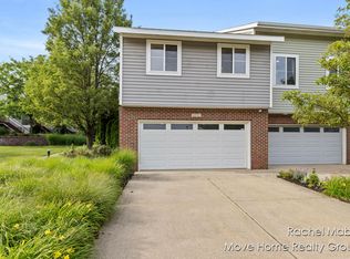1375 Quarterline Cmn #18, Holland, MI 49423