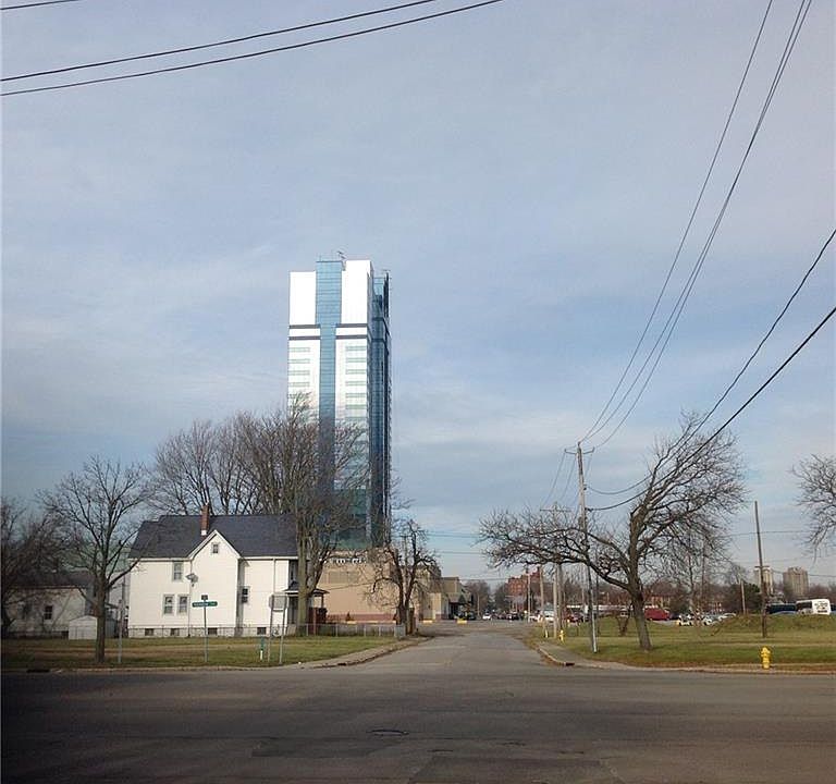2nd image of 113 6th St