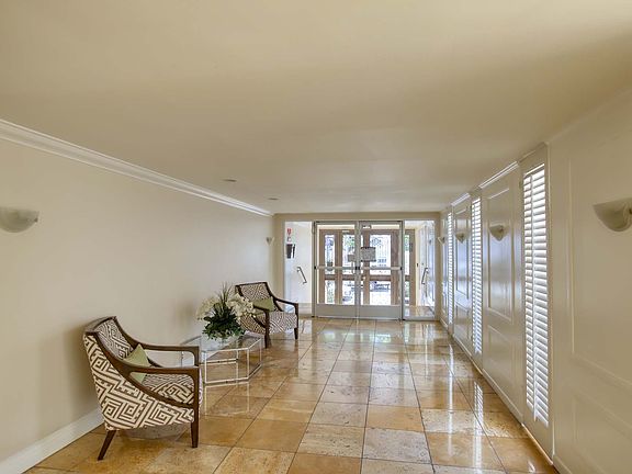 5th image of 1000 S Westgate Ave APT 212