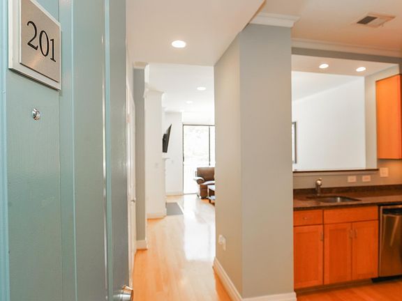 4th image of 1201 N Garfield St APT 201