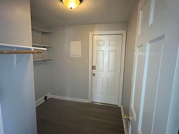 4th image of 39 Clover Ave NE