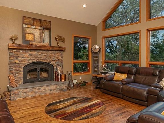4th image of 175 6th Ln NE
