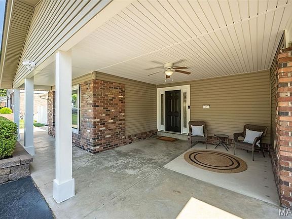 2nd image of 7 Nicolet Dr