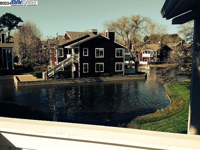 1st image of 66 Bayside Ct