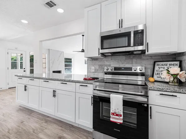 2038 Lexington Woods Dr, Spring, TX 77373