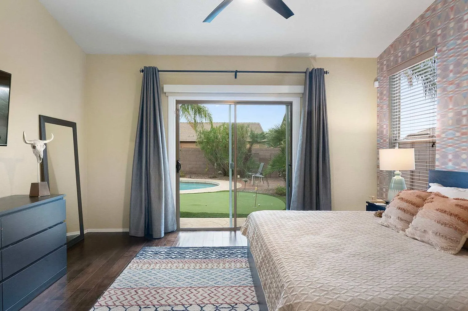 4 bed, 2.0 bath, 2131 sqft, $7,822 — Photo 4